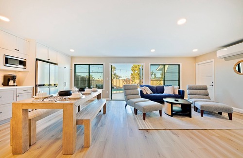 North Clairemont House | Sun Diego Poolside Paradise 3BD/2BA in Clairemont, 15 minutes from Beach!