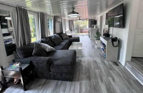 Sherkston Cottage | Sunny Beach Retreat at Sherkston Shores