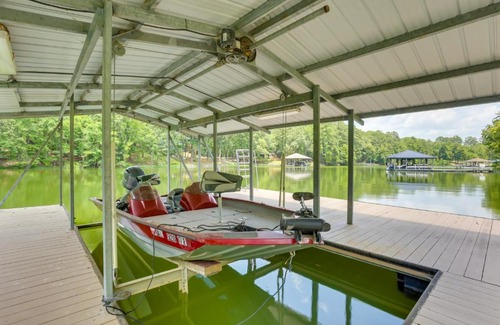 Cropwell Apartment | Sunny Coosa River Hideaway with Boat Dock and Slip!