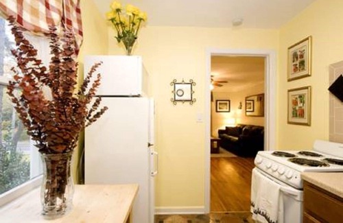 Huntington Apartment | Sunny/Cozy 1 Bdrm Apt, 1 Hr To NYC