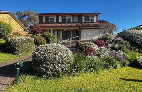 Bonnells Bay House | Sunny Lake View House - Perfect for Family & Friends