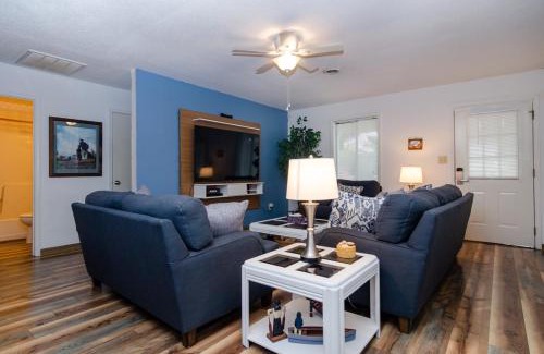 Kure Beach House | Sunny Vacations Cottage by Bryant Real Estate