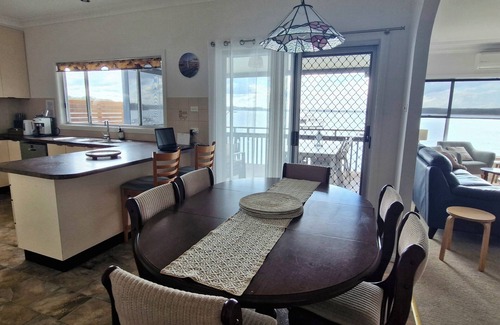 Lake Macquarie City Council House | "Sunshine On The Water" Absolute Waterfront & Jetty. Paradise at your doorstep.