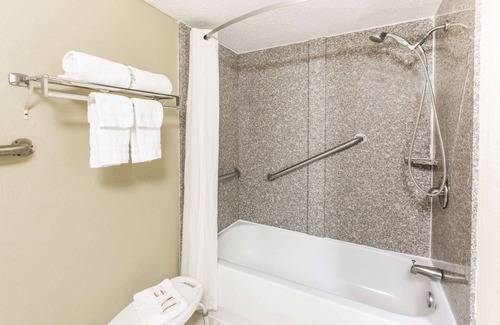 Caryville Hotel | Super 8 by Wyndham Caryville TN