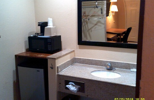 Downtown Tucson Hotel | Super 8 by Wyndham Tucson Downtown Convention Center