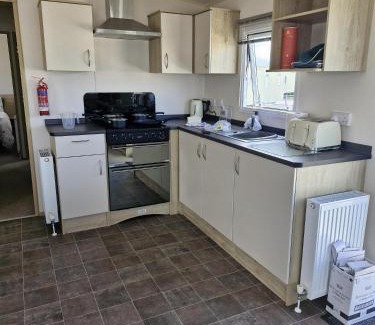 Kessingland Other | Superb 8 Berth Caravan With Decking At Kessingland Beach Ref 90018Bv