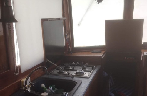 Cannes Old Town Boat Rental | Superb authentic boat in the old port of Cannes