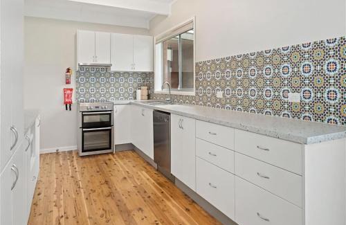 Surf Beach House | Surf Beach Retreat managed by Batemans Bay Accom