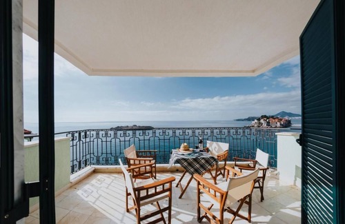 Sveti Stefan Apartment | Sveti Stefan Beach Apartment
