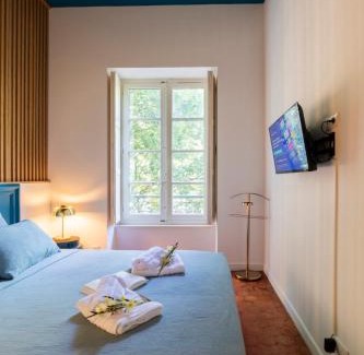 Nimes City Centre Apartment | T2 Climatisé de charme, pour couple proche Arènes MaisonCarréeConciergerie