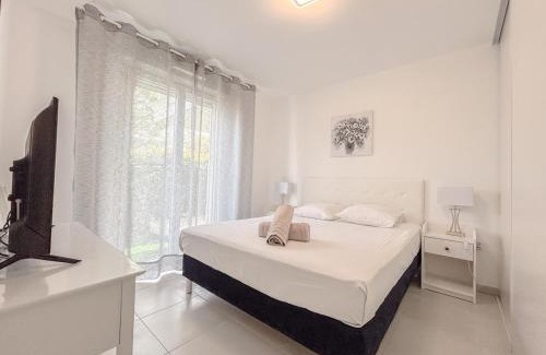 Puget-sur-Argens Apartment | T3 lumineux avec jardin, parking et piscine