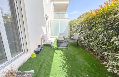 Puget-sur-Argens Apartment | T3 lumineux avec jardin, parking et piscine