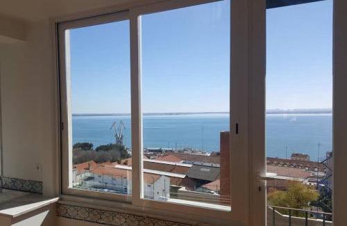 Santa Engracia Apartment | Tagus Sunrise in Lisbon by Innkeeper
