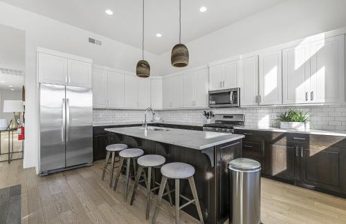 Bloomington Apartment | Tee for Two condo
