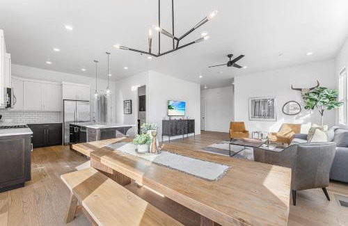 Bloomington Apartment | Tee for Two condo