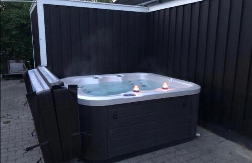 Holloselund House | Tennis, spa outside & inside and sauna - Tisvildelund