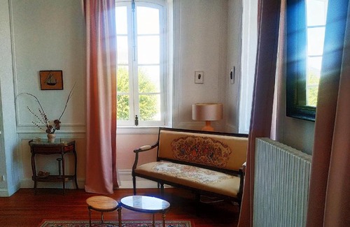 Port-Louis House | Terre en mer