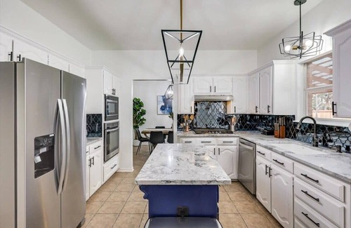 Rowlett House | Texan 5/3 Oasis - Hot tub, Pool, Cinema Room