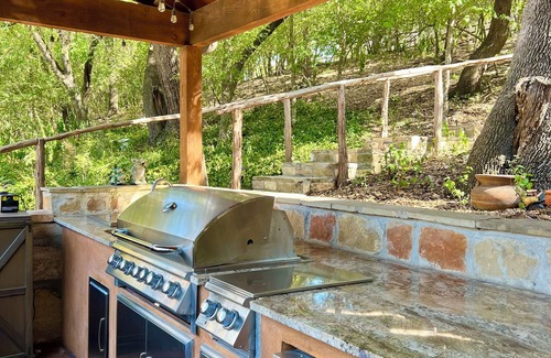 North San Antonio - SAT House | Texas Rustic Cozy Home in San Antonio Texas - 15 minutes from the Airport