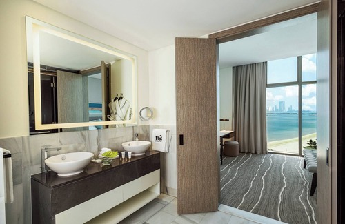 Palm Jumeirah Resort | Th8 Palm Dubai Beach Resort, Vignette Collection by IHG