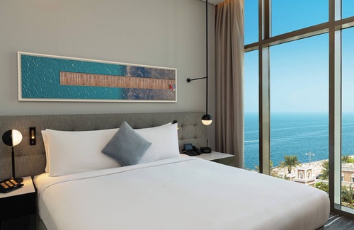 Palm Jumeirah Resort | Th8 Palm Dubai Beach Resort, Vignette Collection by IHG