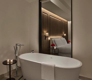 Abu Dhabi Hotel | The Abu Dhabi EDITION