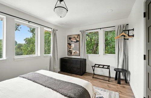 Kerns House | The Adelynn - 5BR Luxury in Walkable Portland