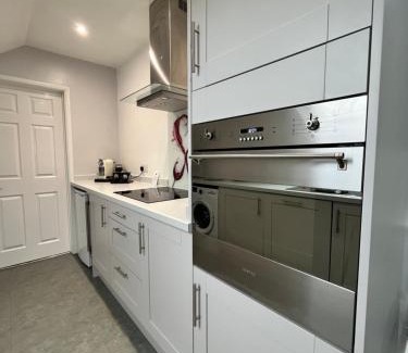 Malvern Apartment | The Annexe at Bricket House