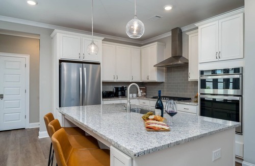 Athens House | The Athens Escape - Minutes from UGA! Go Dawgs!