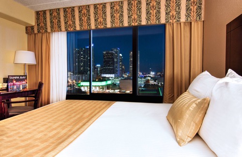 Downtown Tampa Hotel | The Barrymore Hotel Tampa Riverwalk