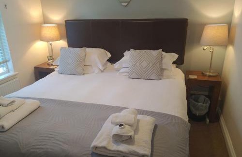 Bath Apartment | The Bath House Apartments - Free 1st breakfast - FREE parking