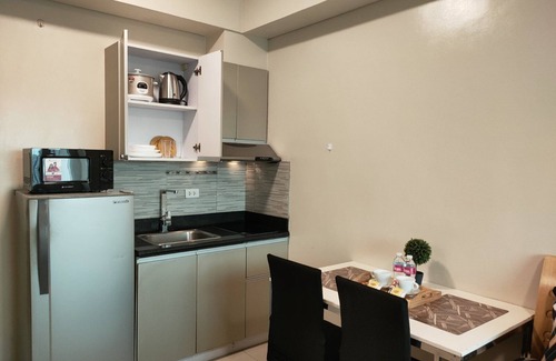 Legazpi Village House | The Beacon Makati by Cozi Condotels
