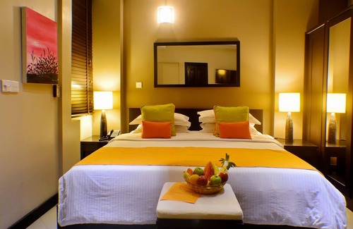 Male Hotel | The Beehive