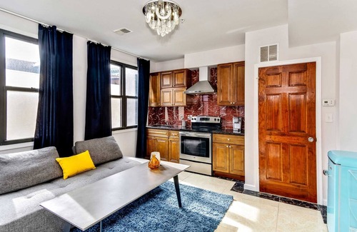 Chinatown Apartment | The Better Stay 1BD Apartment in the Heart of the City
