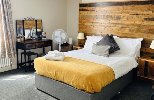Lewisham Hotel | The Brookmill