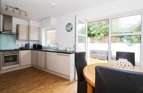 Edern House | The Bungalow