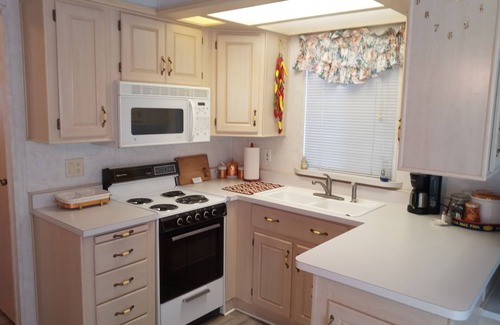 Picture Rocks Cottage | The Bunkhouse is a private guest house adjacent to Saguaro National Monument.