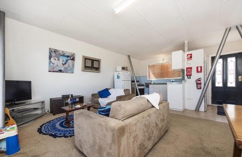 Lancelin House | The Cray Pot - Centre of it all