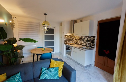 Sin-le-Noble Apartment | THE DOLCE VITA SUITE