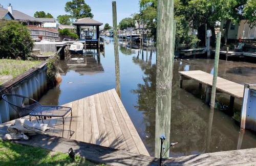 Gulf Breeze House | The Dolphin House