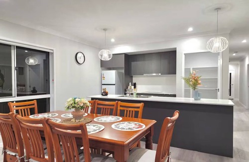 Park Ridge House | The Fresh Nest - Brand-New Home for Work & Rest