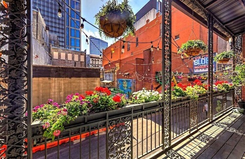 Arts District Condo | The Grand Loft*Walk to Broadway*PrintersAlleyLofts