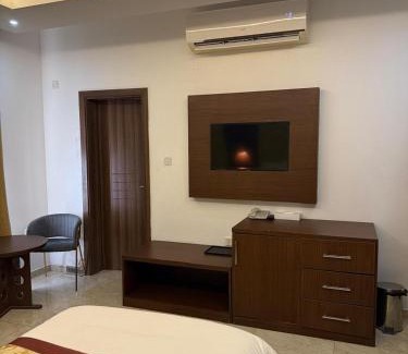 Seeb Hotel | The Grand Mirage Hotel
