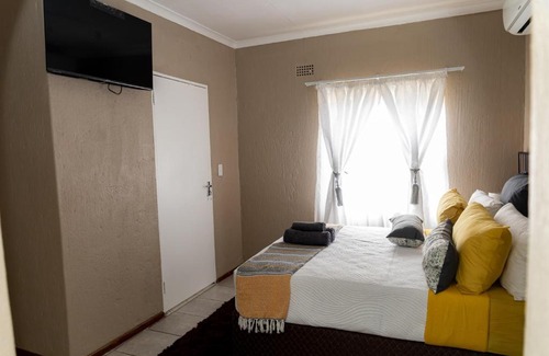 Greater Johannesburg Metropolitan Area Apartment | The Hide in Randburg