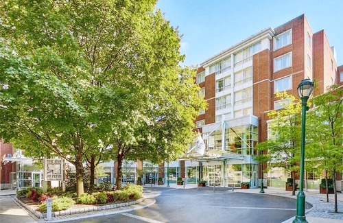 University City Hotel | The Inn at Penn, A Hilton Hotel
