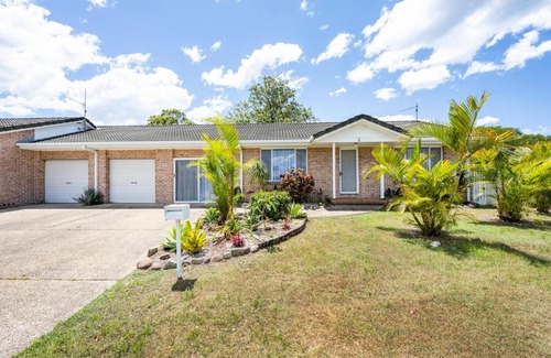 Yamba House | The Lazy Palms -LJH Yamba