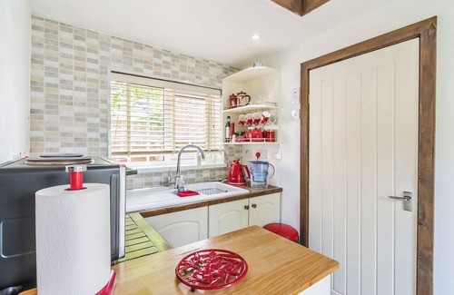 Hull Cottage | The Little House in Hull