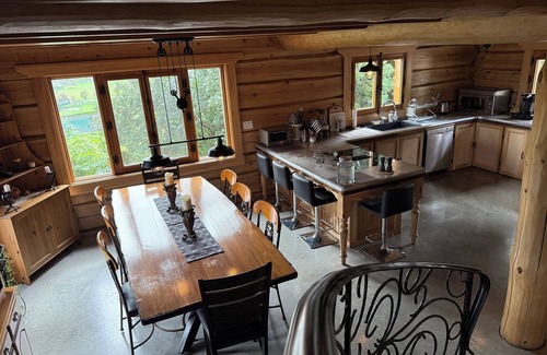 Sainte-Marie Ski Chalet | The log house