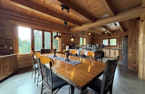 Sainte-Marie Ski Chalet | The log house