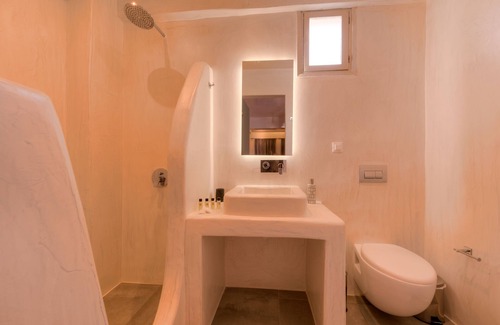 Vothon House | The Muses of Santorini